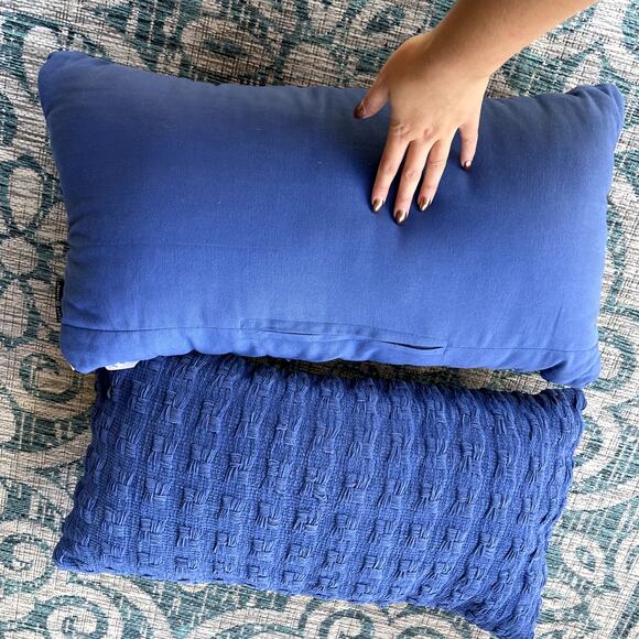 Scott Living Set of 2 Lumbar Throw Pillows Blue Textured Woven Cover 20"x10" - Picture 3 of 8
